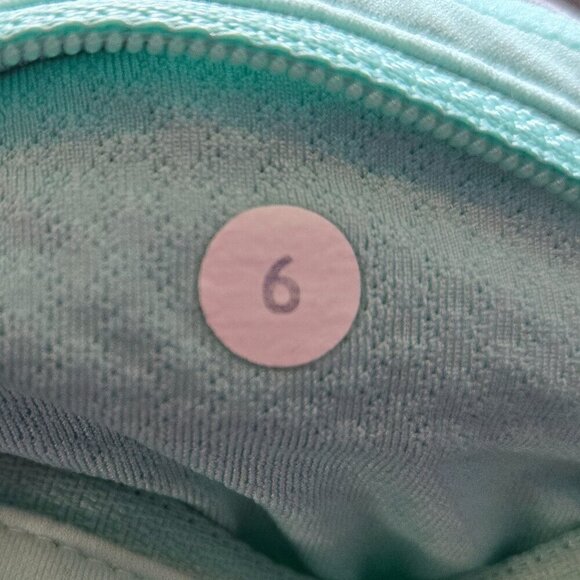 Lululemon Run Short 4" - 6 Grey/Toothpaste - Picture 4 of 4